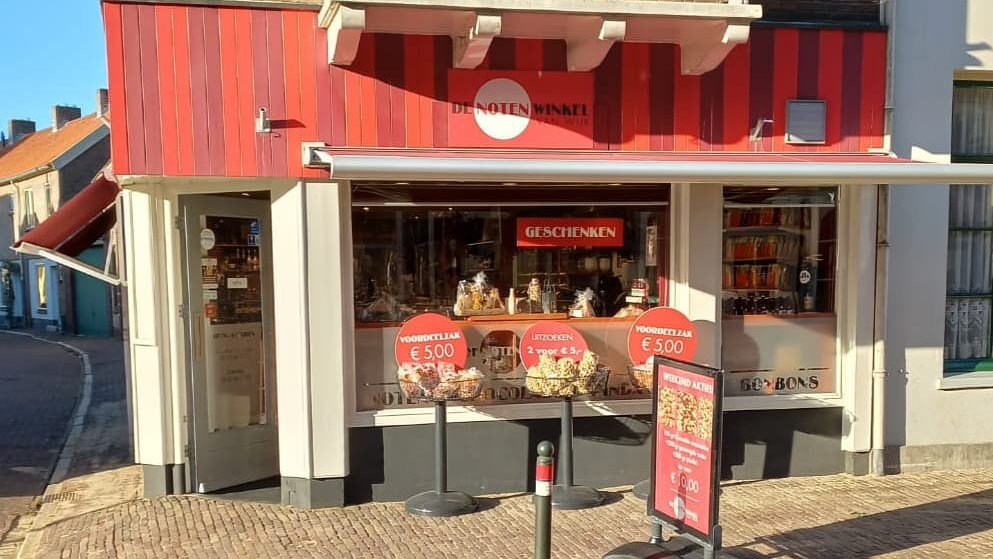 De notenwinkel van Wijk De notenwinkel van Wijk