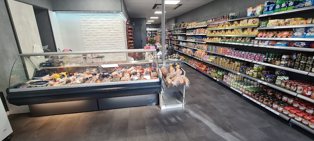 POOLSE WINKEL MAJA POLSKI SKLEP SPOŻYWCZY POOLSE WINKEL MAJA POLSKI SKLEP SPOŻYWCZY