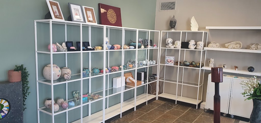 Uitvaartwinkel Deventer | Gedenksieraden | Urnen | Geopend op afspraak Uitvaartwinkel Deventer | Gedenksieraden | Urnen | Geopend op afspraak
