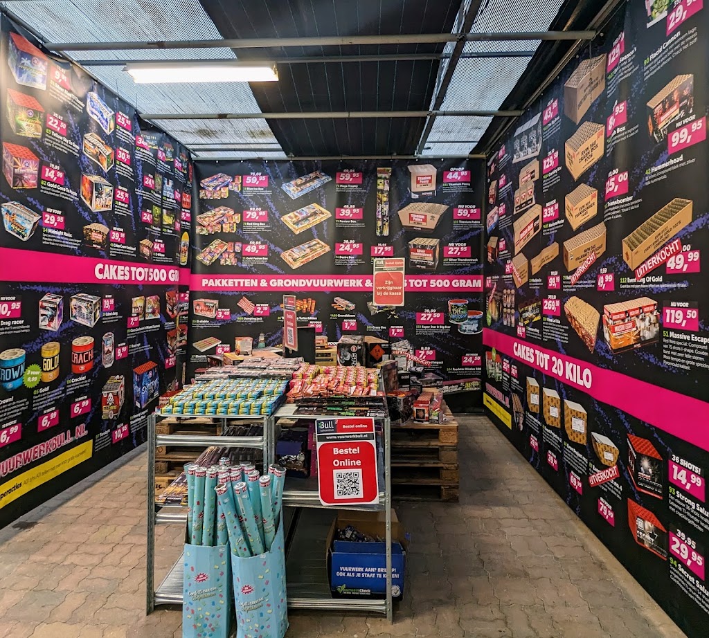 Vuurwerk Bull - Vuurwerk Nijmegen (omstreken) Vuurwerk Bull - Vuurwerk Nijmegen (omstreken)