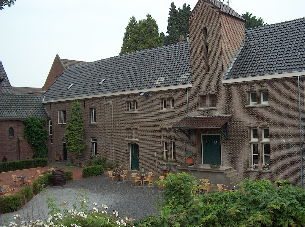 Wijnstekerij Uelingsheide B.V. / Abdijwinkel Wijnstekerij Uelingsheide B.V. / Abdijwinkel