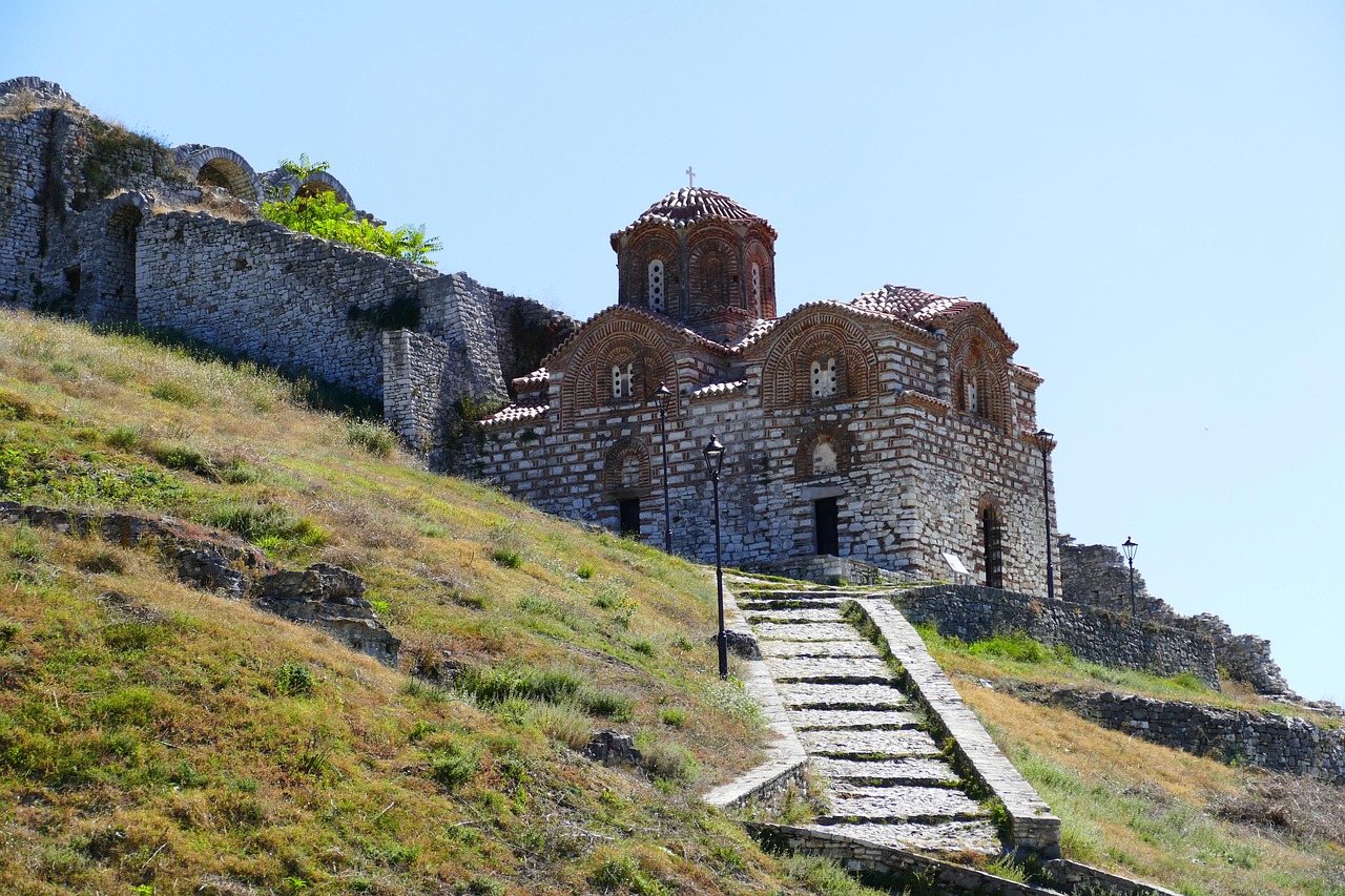 Albanesi