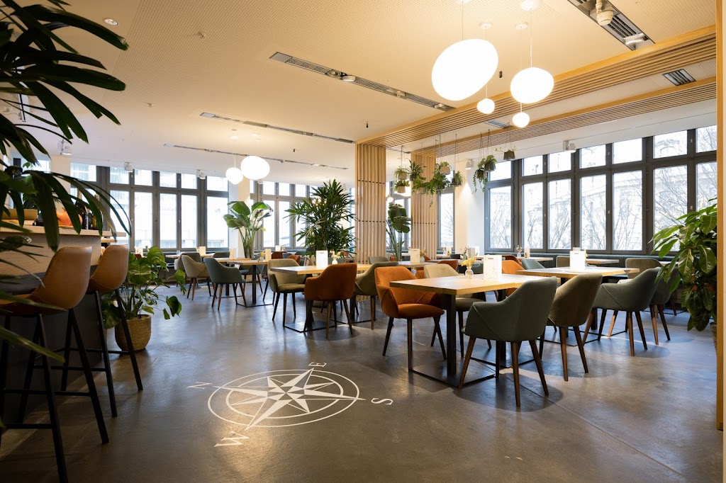 Cosmo Restaurant Globus