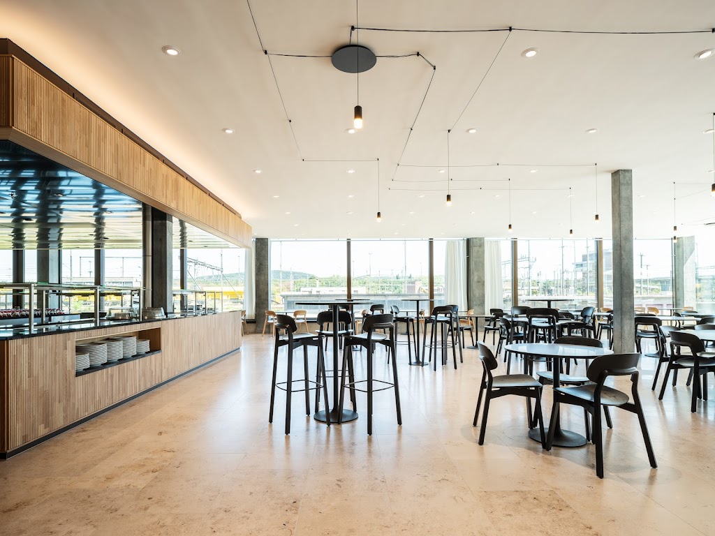 CUBE Restaurant & Lounge CUBE Restaurant & Lounge