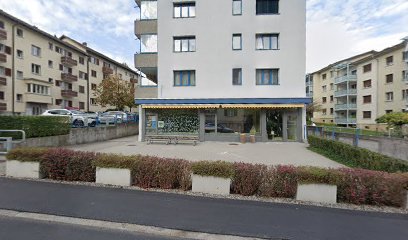 Husi s Lebensmittelmärt Husi s Lebensmittelmärt