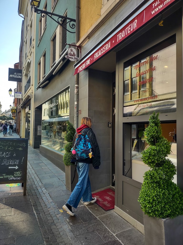 Mama Jolie (Café-Restaurant et épicerie italienne) Mama Jolie (Café-Restaurant et épicerie italienne)