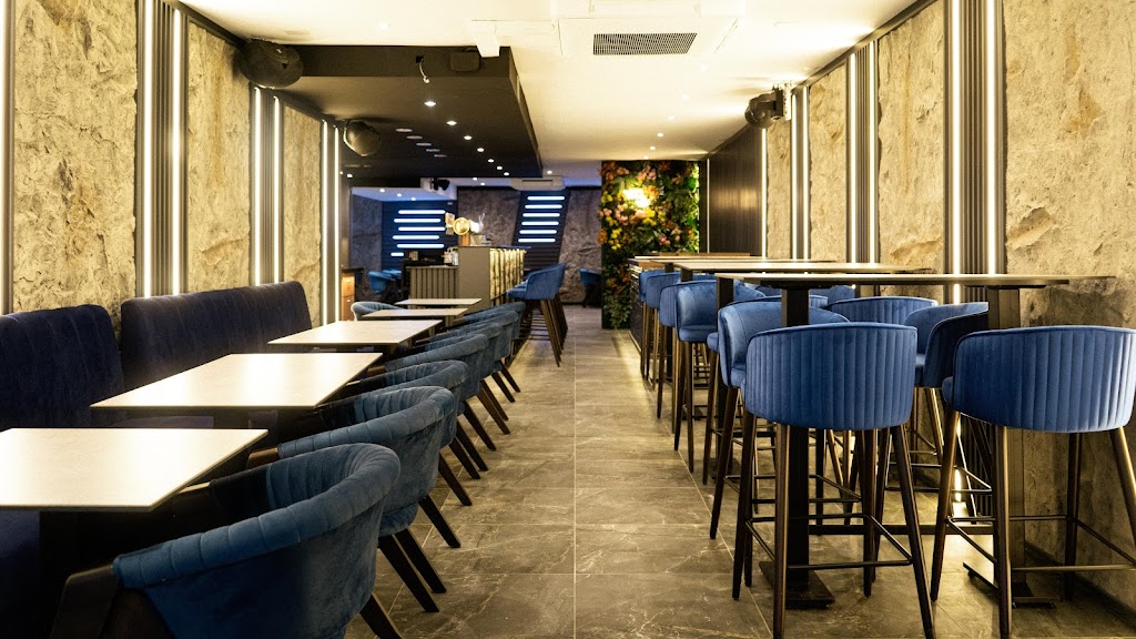 Restaurant Bar - Seven Café