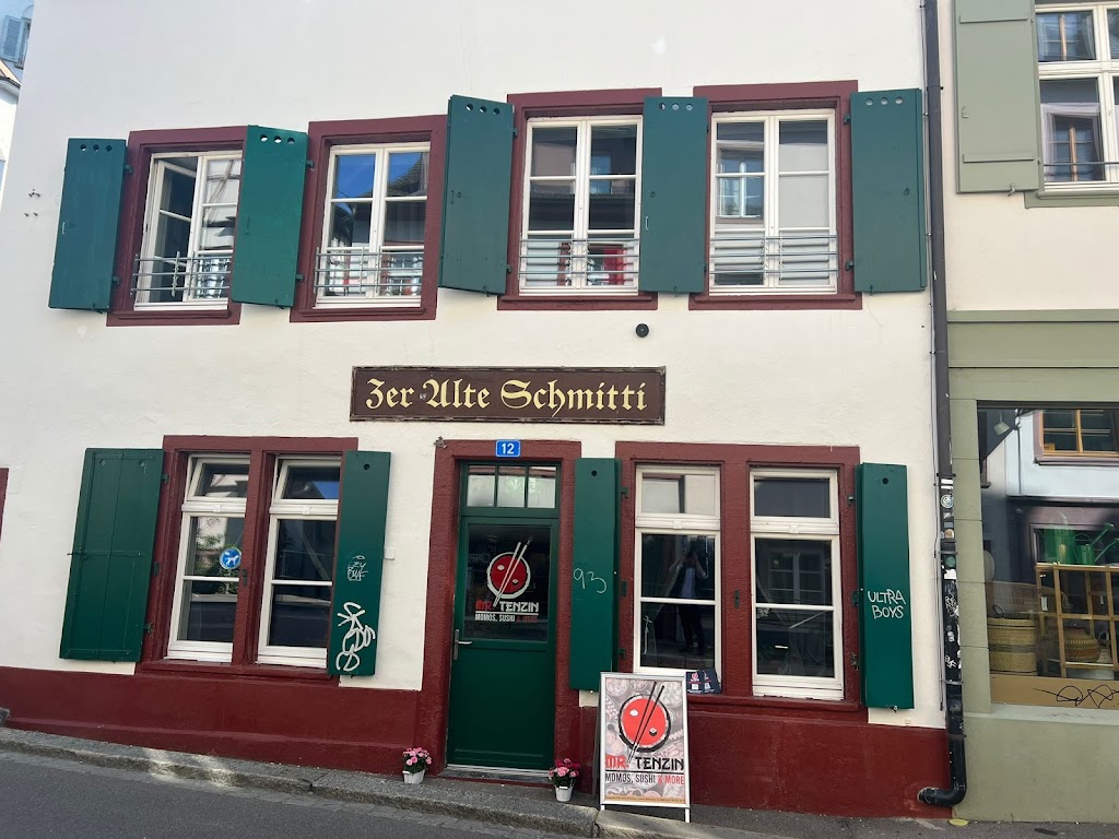 Restaurant Mr.Tenzin. Momos, Sushi & More
