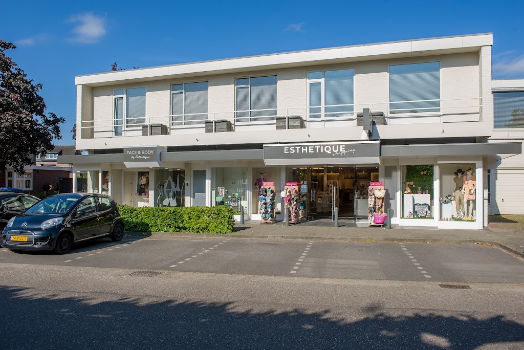 ESTHETIQUE Shopping & Treatments “ Uniek in Nederland” ESTHETIQUE Shopping & Treatments “ Uniek in Nederland”